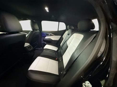 New 2026 Chevrolet Equinox EV LT image 25