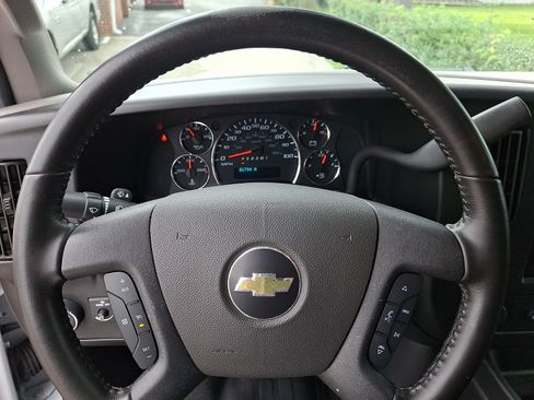 Used 2022 Chevrolet Express 2500 w/ Driver Convenience Package RWD image 18