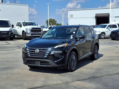 Used 2024 Nissan Rogue S FWD image 2