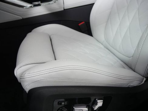 New 2026 BMW X6 xDrive40i w/ Executive Package image 10