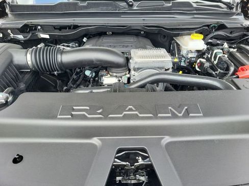 New 2026 RAM 1500 4x4 Crew Cab image 17