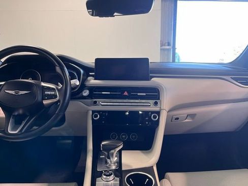Used 2024 Genesis G70 2.5T image 19
