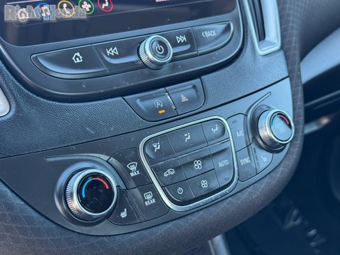 Used 2022 Chevrolet Malibu LT image 19