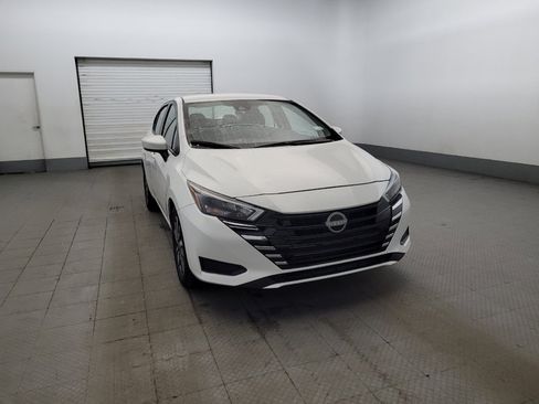 Used 2025 Nissan Versa SV FWD image 14
