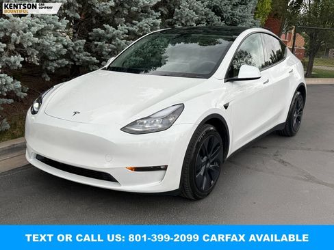 Used 2024 Tesla Model Y Long Range AWD/4WD image 3