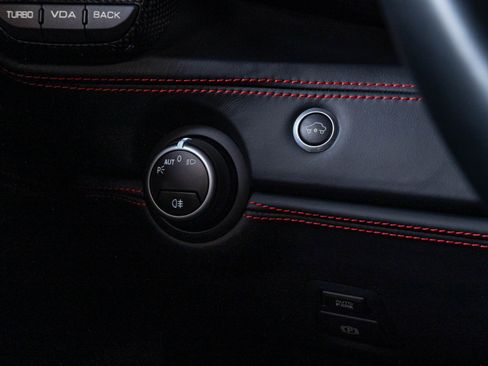 Used 2018 Ferrari 488 GTB RWD image 14
