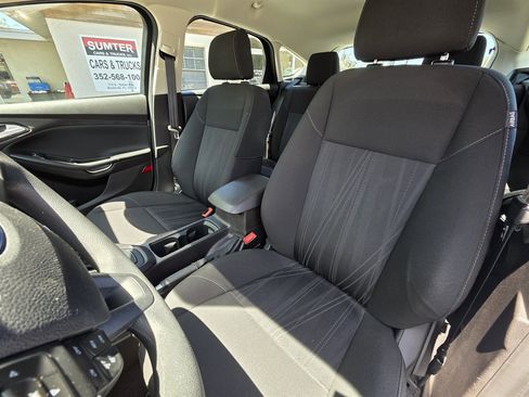 Used 2016 Ford Focus SE image 14