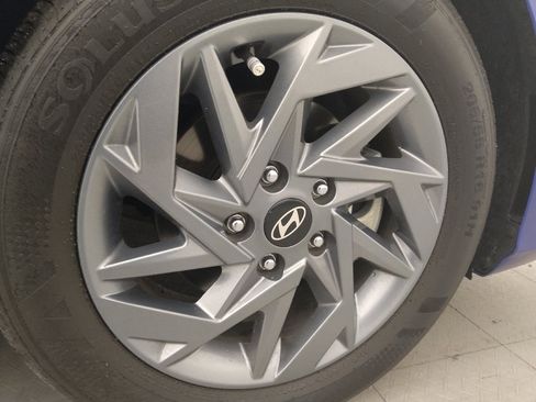 Used 2024 Hyundai Elantra SEL FWD image 31