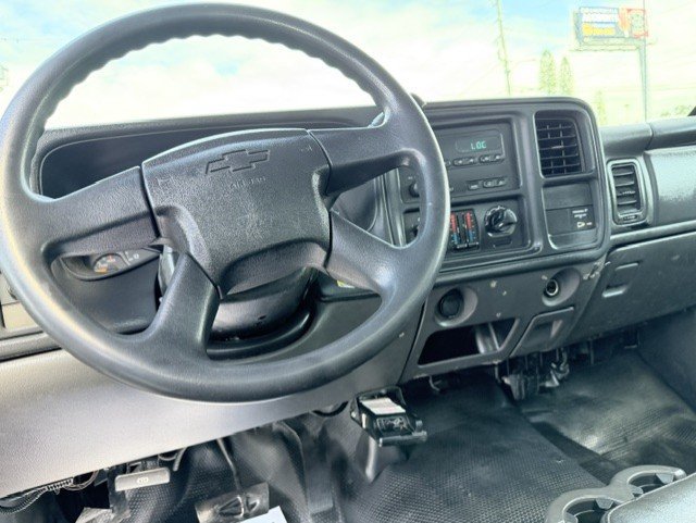 Used 2006 Chevrolet Silverado 3500 2WD Regular Cab image 13