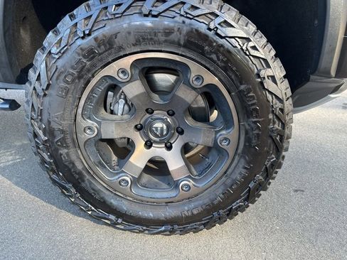 Used 2023 GMC Canyon AT4X image 9