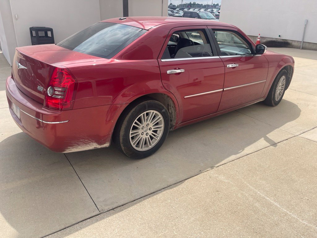 Used 2010 Chrysler 300 Touring RWD image 5