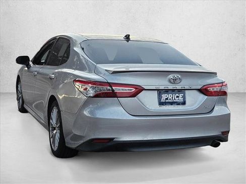 Used 2019 Toyota Camry XLE image 7