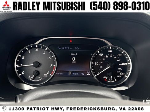 Used 2025 Nissan Frontier SV AWD/4WD image 7