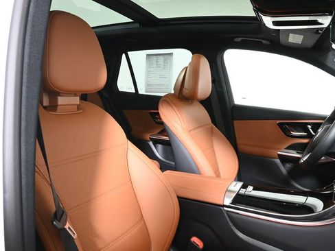 Certified 2026 Mercedes-Benz GLC 300 4MATIC image 33