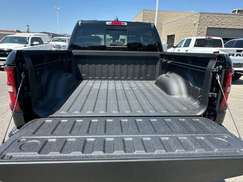 New 2026 RAM 1500 Express AWD/4WD image 17