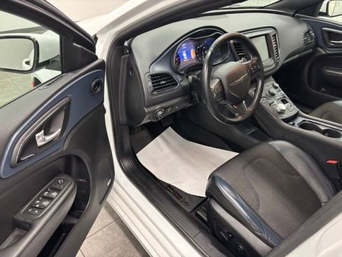 Used 2017 Hyundai Santa Fe SE FWD image 9