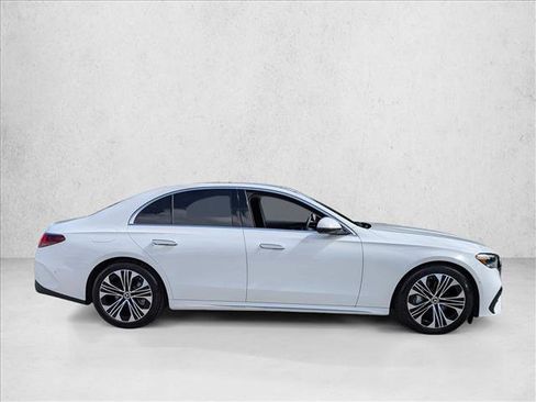 Used 2026 Mercedes-Benz E 350 4MATIC Sedan image 4