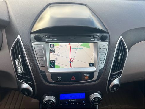 Used 2012 Hyundai Tucson Limited w/ Premium Pkg FWD image 29