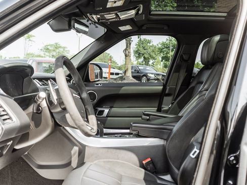 Used 2022 Land Rover Range Rover Sport HST image 28