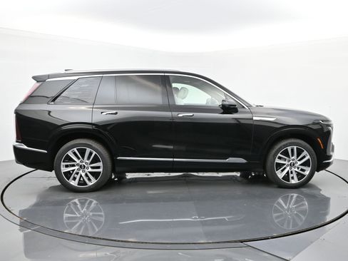 New 2026 Cadillac Vistiq Luxury w/ LPO, Floor Liner Package image 6