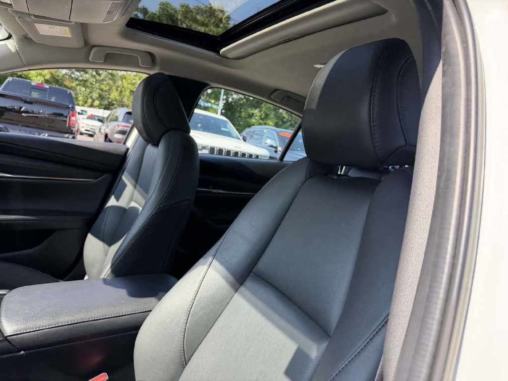 Used 2024 MAZDA MAZDA3 s FWD image 17