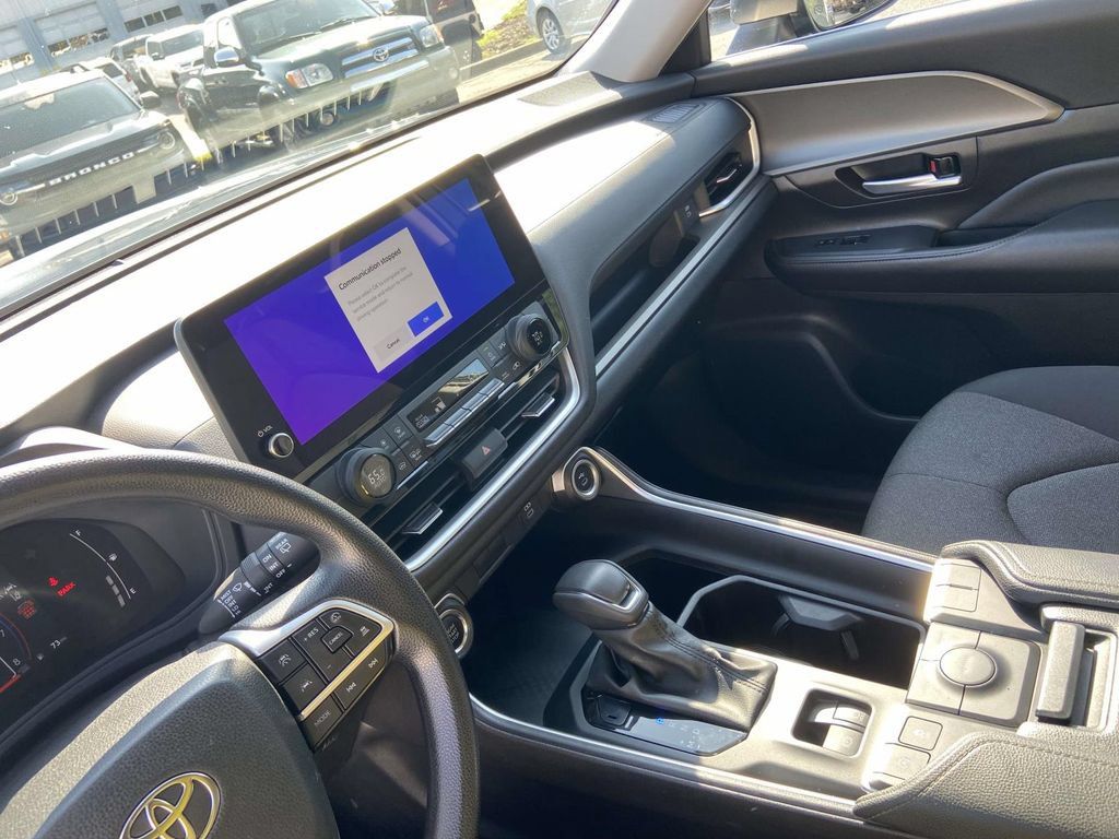 Used 2025 Toyota Grand Highlander FWD image 28