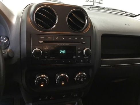 Used 2017 Jeep Patriot Sport image 29