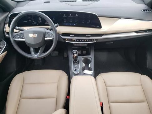 Used 2024 Cadillac XT4 Luxury w/ Cold Weather Package AWD/4WD image 15