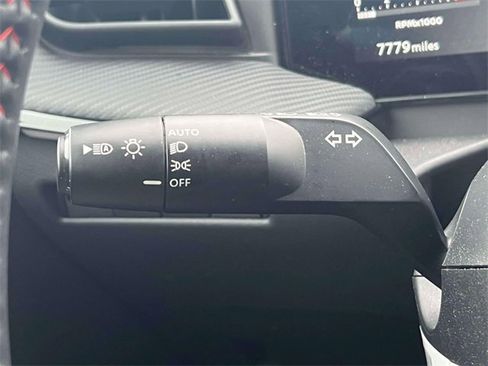 Used 2025 Nissan Kicks SR w/ SR Premium Package image 21