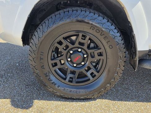 Used 2022 Toyota 4Runner SR5 Premium w/ Moonroof Package image 31