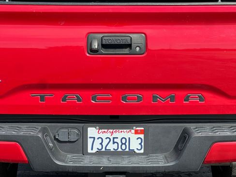 Used 2022 Toyota Tacoma SR image 47