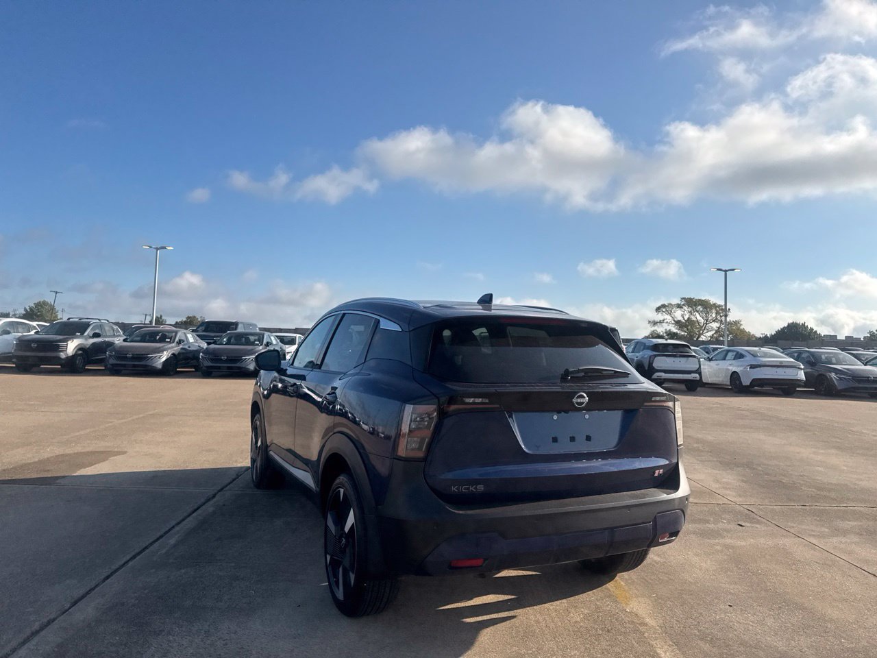Certified 2025 Nissan Kicks SR FWD image 19