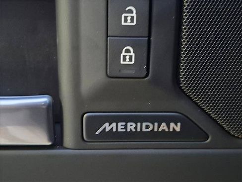 Used 2025 Land Rover Defender 110 S AWD/4WD image 15