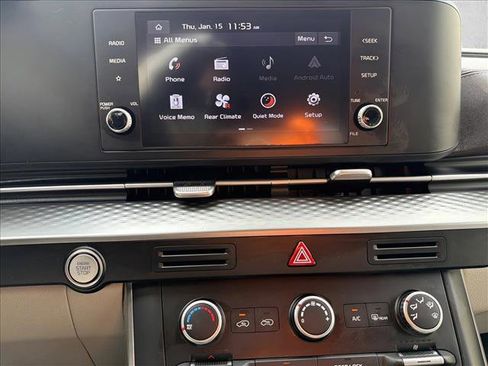 Used 2022 Kia Carnival LX image 19