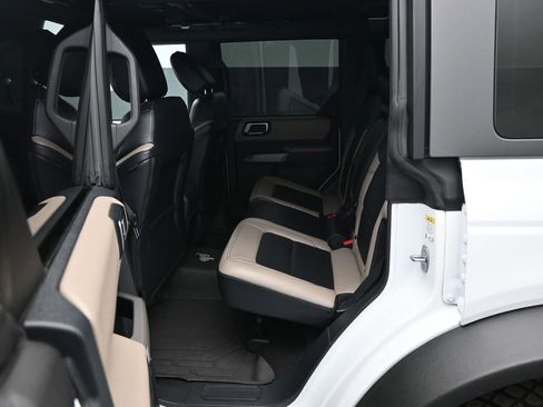 Used 2022 Ford Bronco Wildtrak image 17