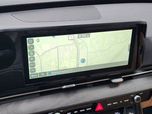 Used 2024 Kia Carnival EX image 16