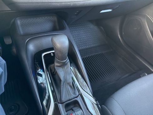Used 2022 Toyota Corolla LE image 29
