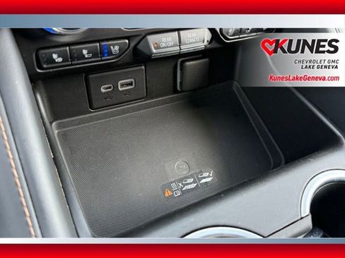Used 2022 GMC Yukon AT4 AWD/4WD image 31