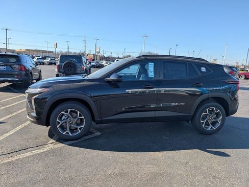 New 2026 Chevrolet Trax LT image 4