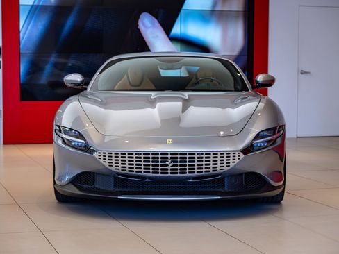Certified 2022 Ferrari Roma image 2