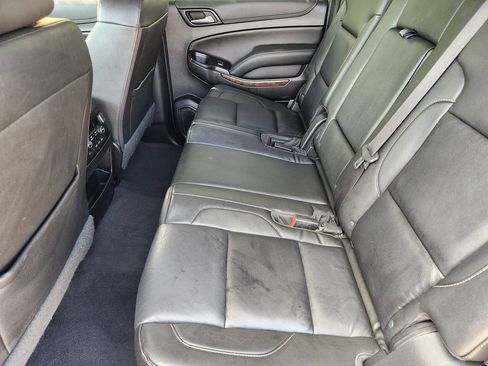 Used 2019 Chevrolet Suburban LT RWD image 22