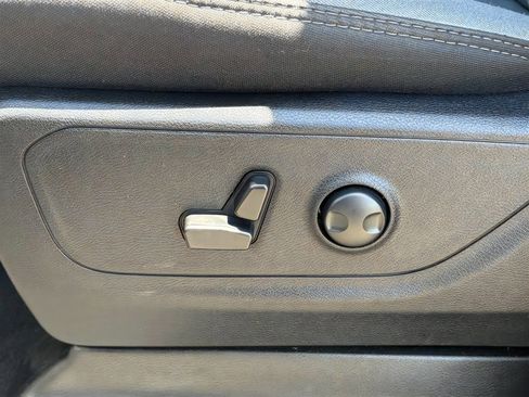 Used 2025 RAM 1500 Big Horn AWD/4WD image 13