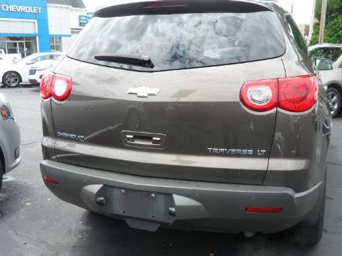 Used 2009 Chevrolet Traverse LT FWD image 7