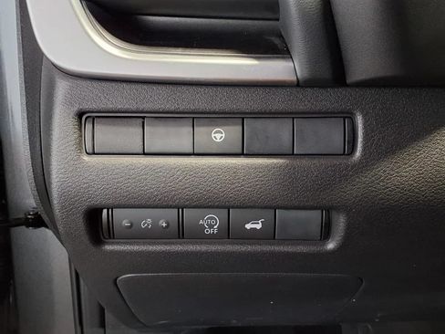 Used 2025 Nissan Rogue SV AWD/4WD image 20