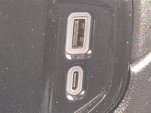 Used 2024 Chevrolet Silverado 3500 LT image 23