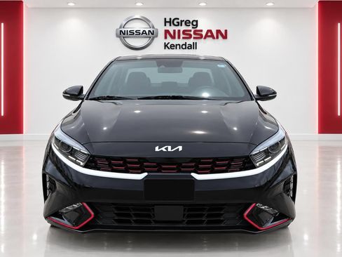 Used 2023 Kia Forte GT-Line w/ GT-Line Premium Package FWD image 3