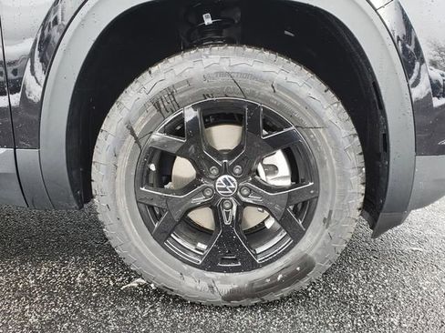 New 2026 Volkswagen Atlas Peak Edition image 12