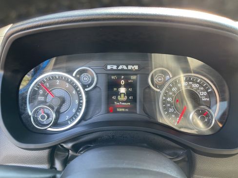 Used 2023 RAM 1500 Big Horn image 9