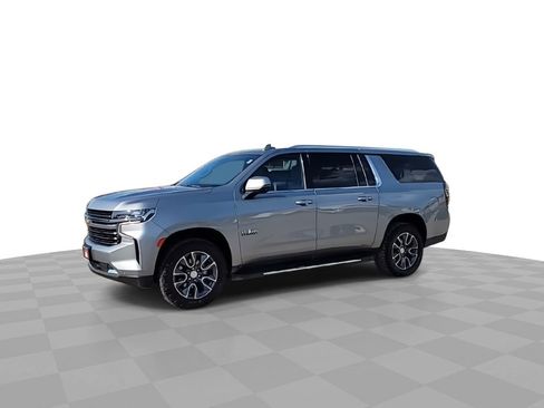 Used 2023 Chevrolet Suburban LT w/ LT Signature Plus Package image 4