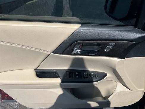 Used 2015 Honda Accord EX-L image 17